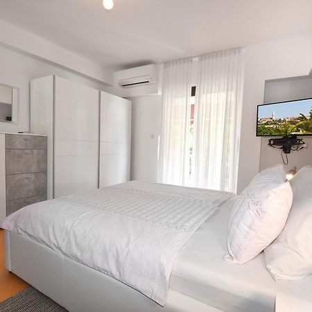Apartment Sambris No 1 Vrsar Buitenkant foto